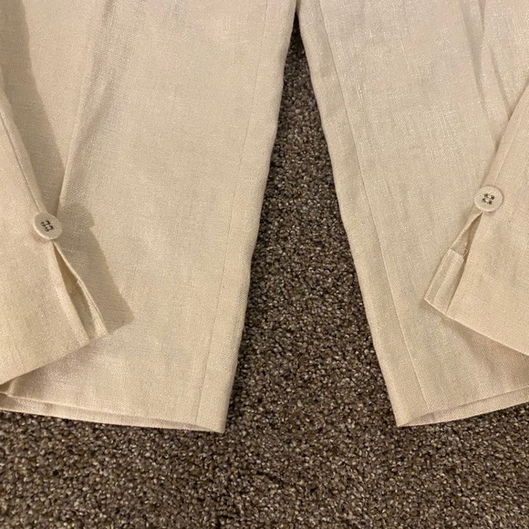 Woman's Suit - Picture 9 of 12